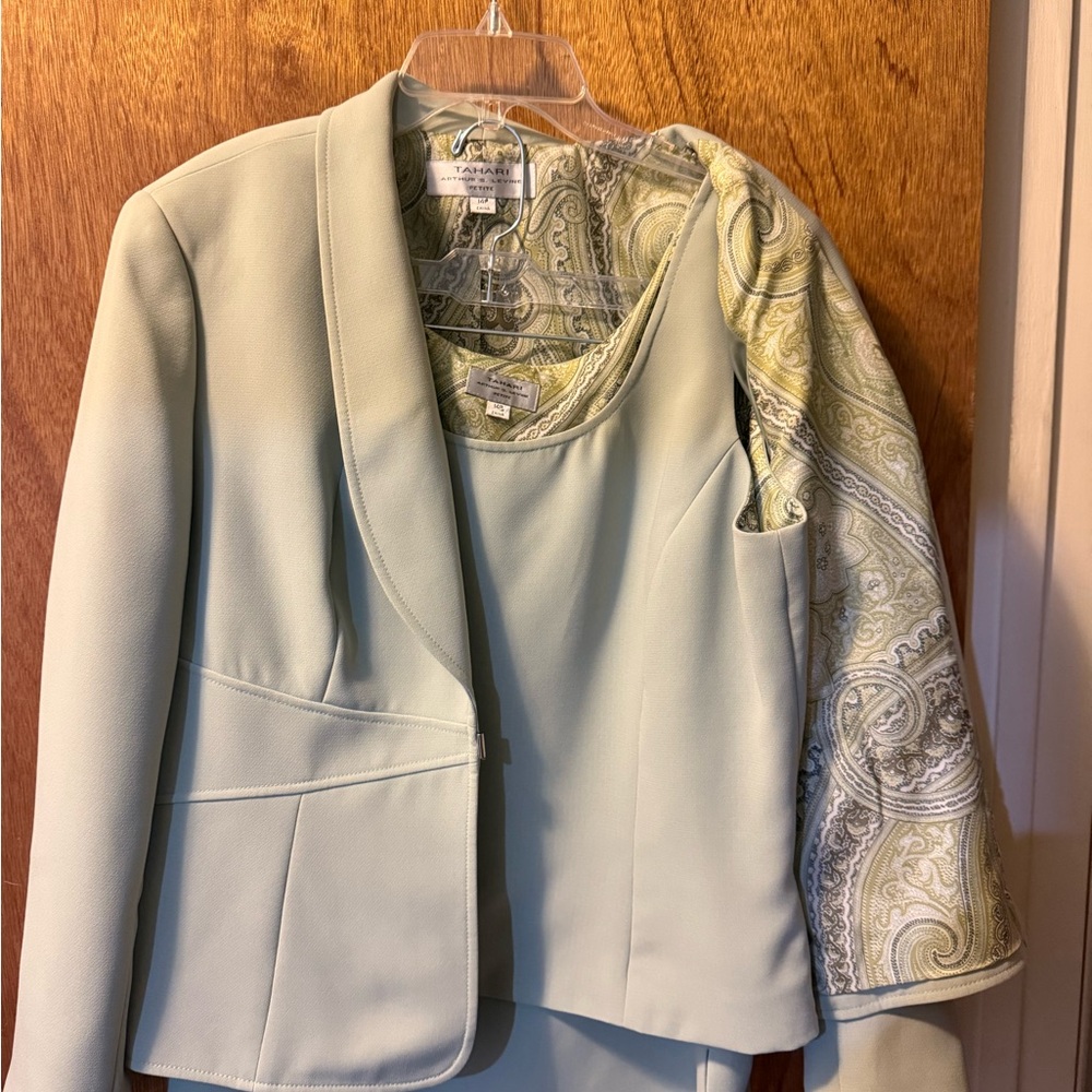 Kasper Light Green Paisley Blazer